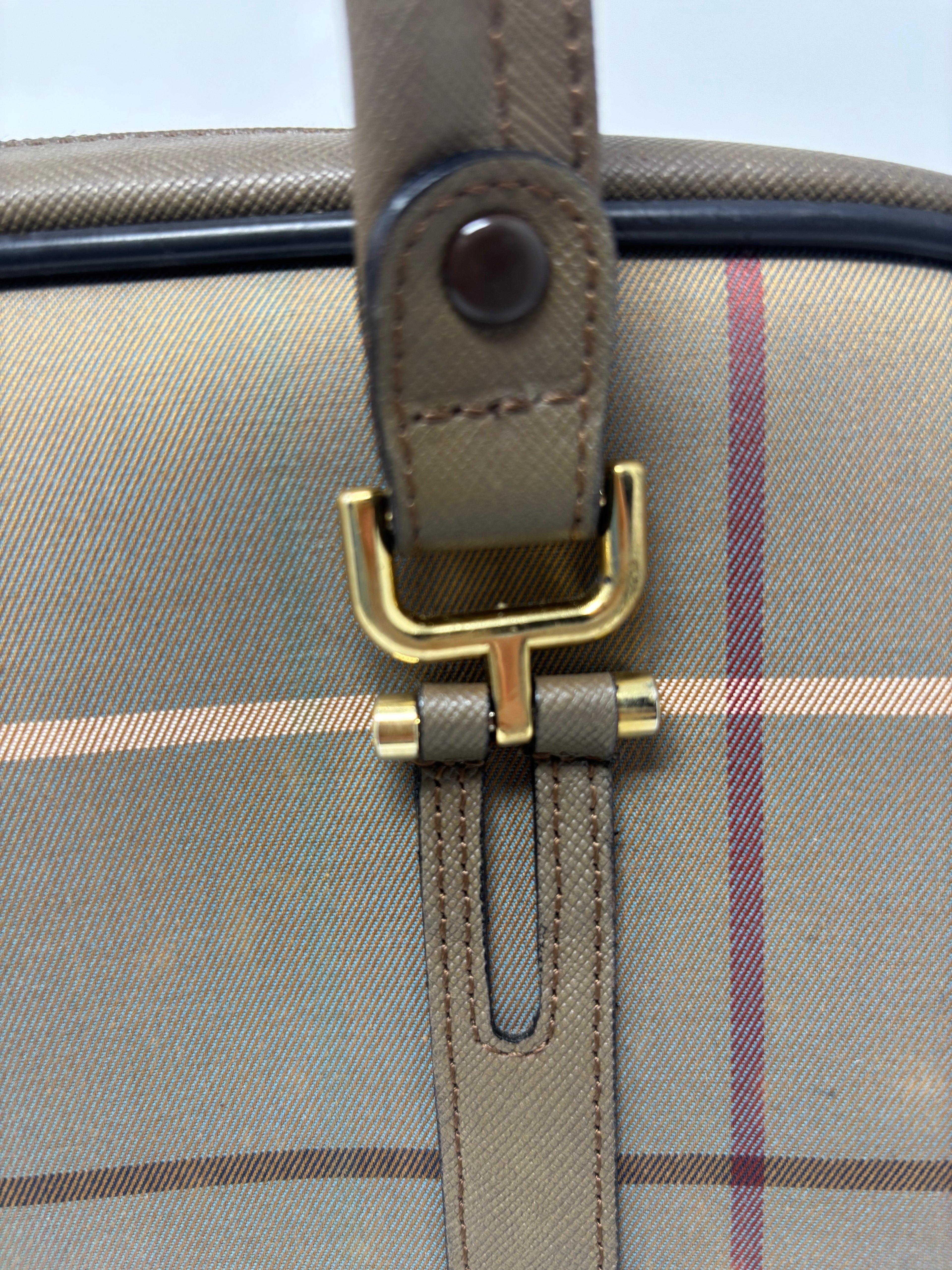 Burberrys Boston Bag