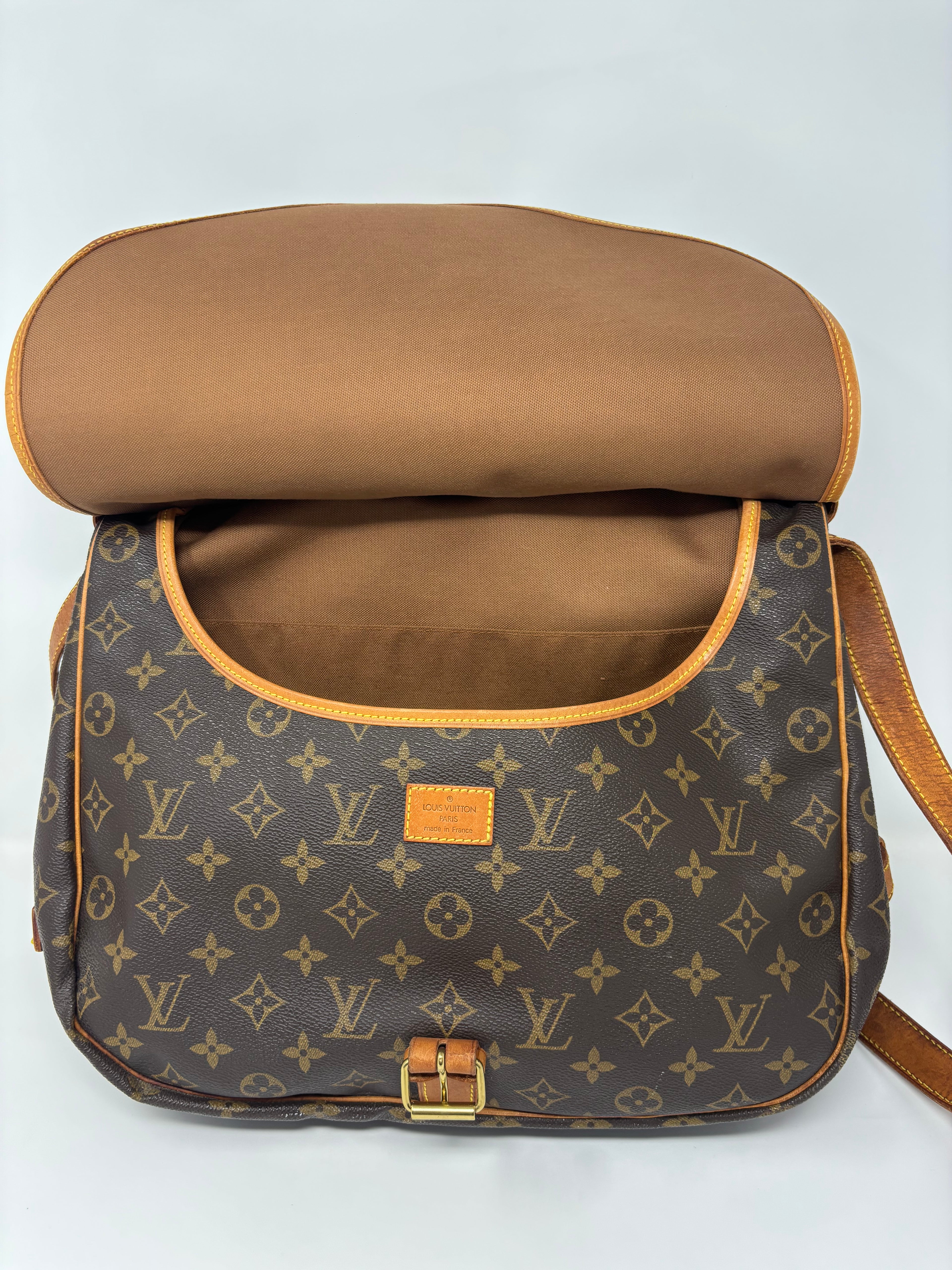 Louis Vuitton Saumur 35