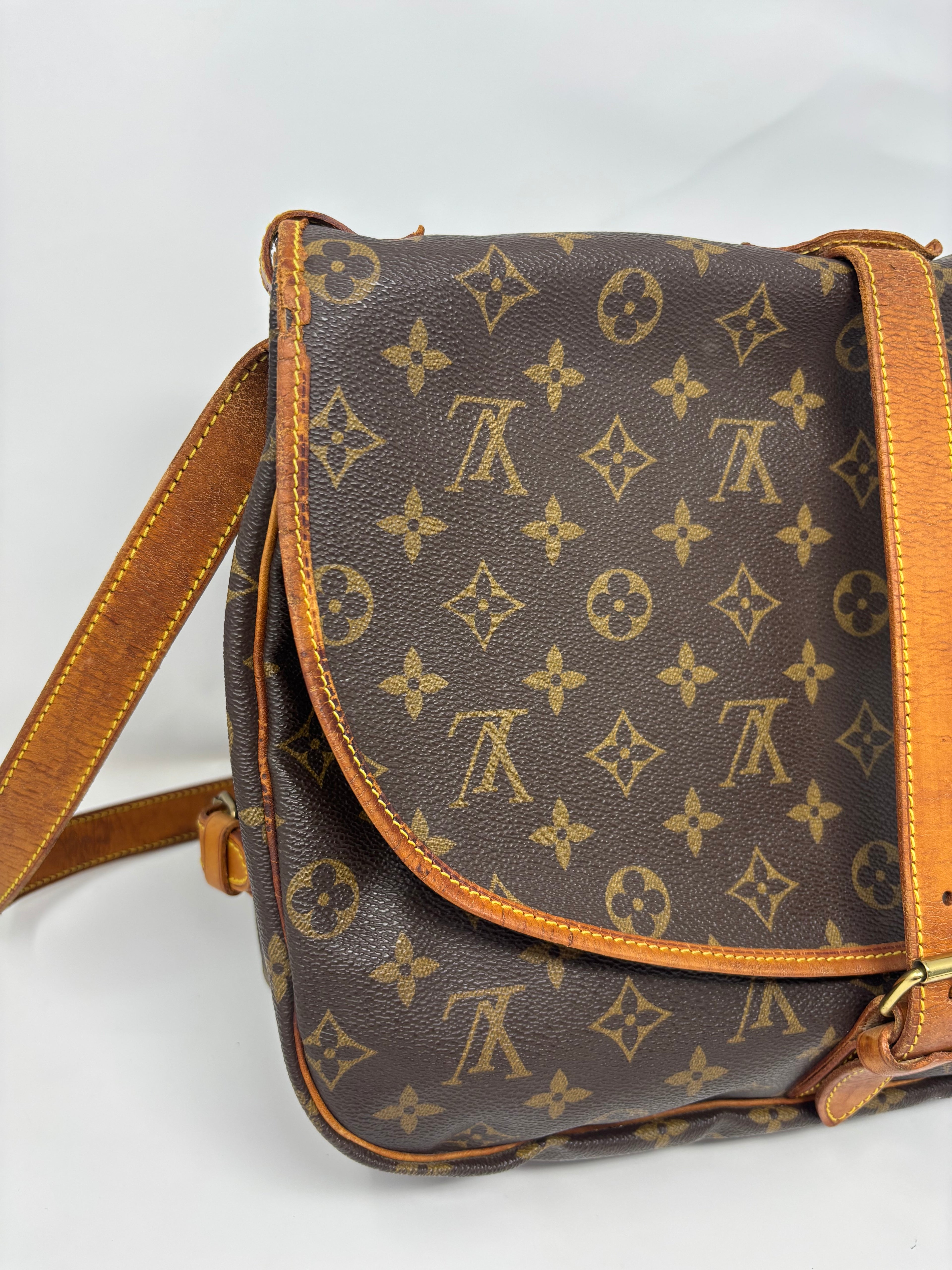 Louis Vuitton Saumur 35
