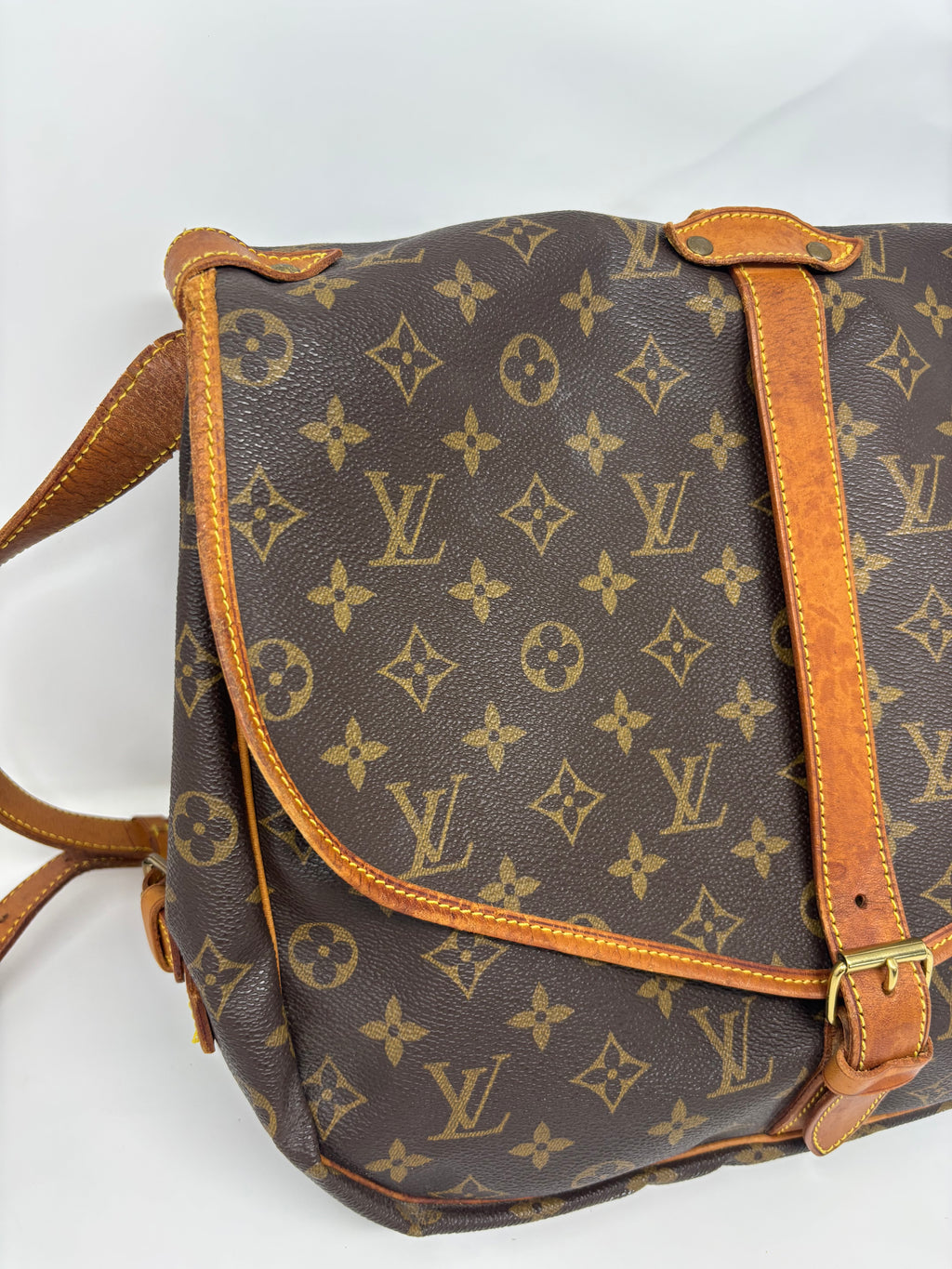 Louis Vuitton Saumur 35