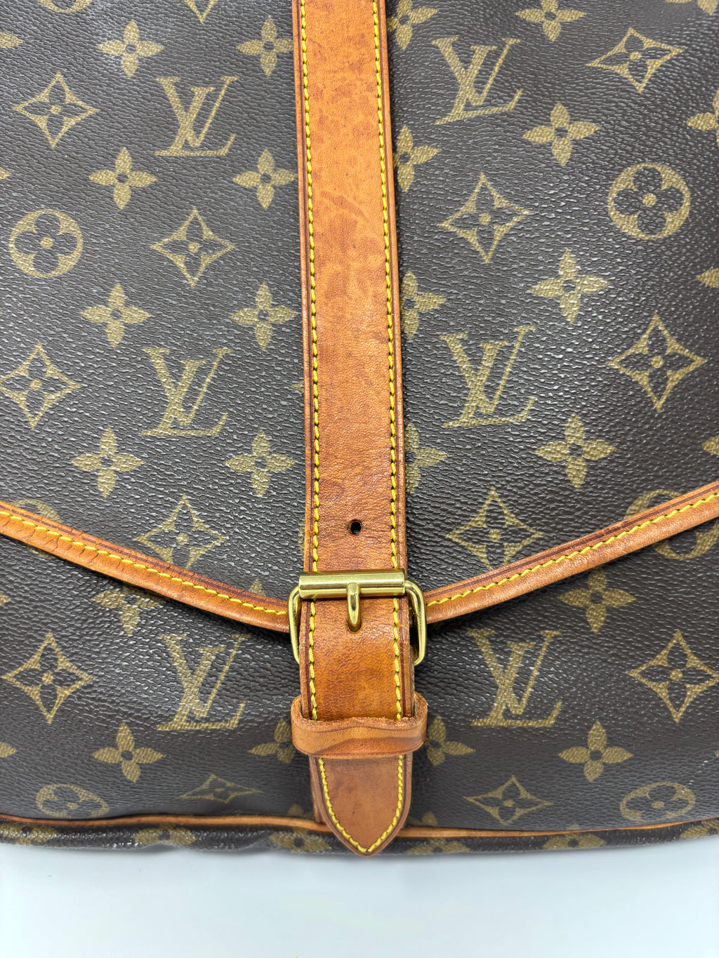 Louis Vuitton Saumur 35
