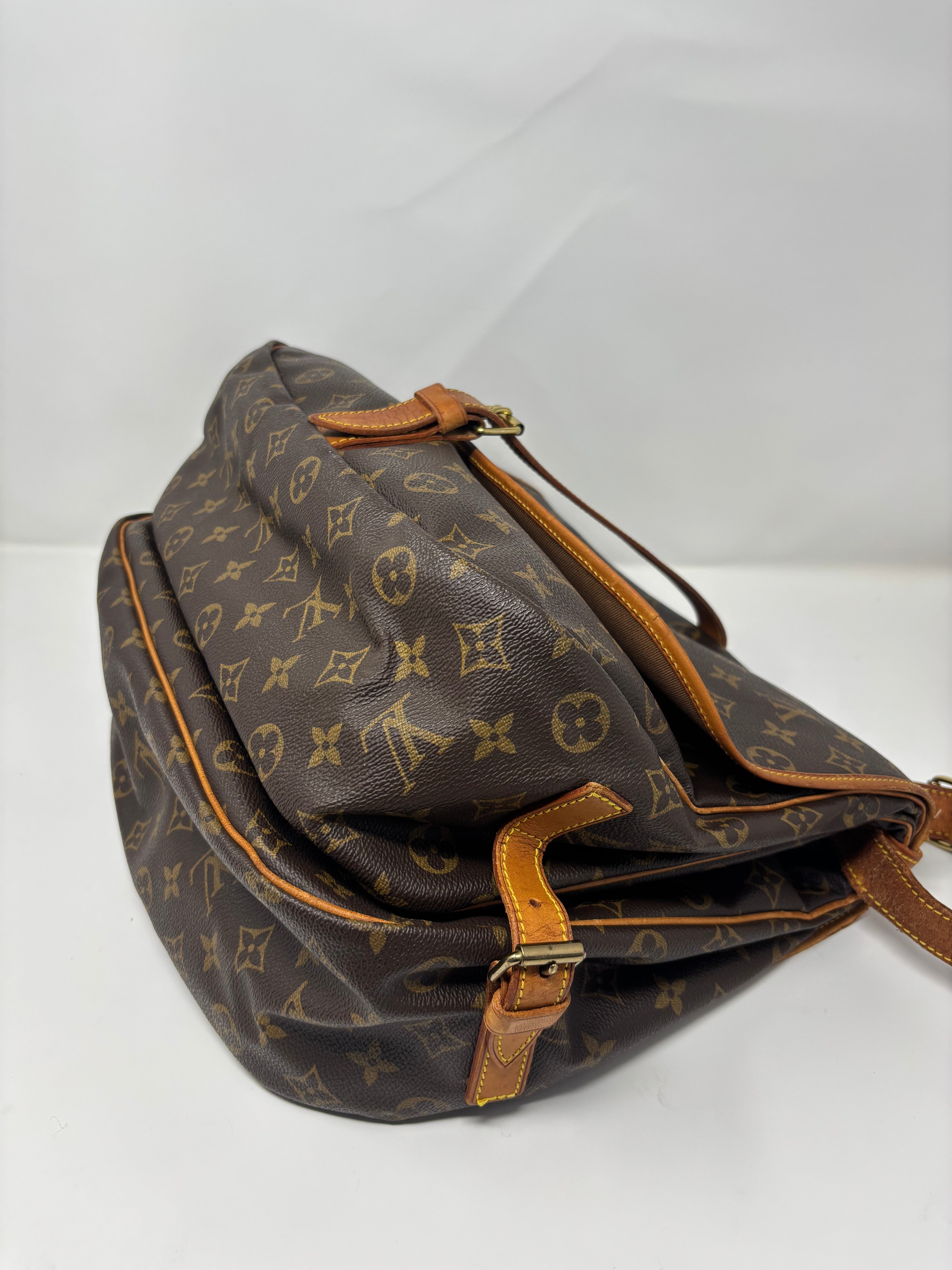 Louis Vuitton Saumur 35