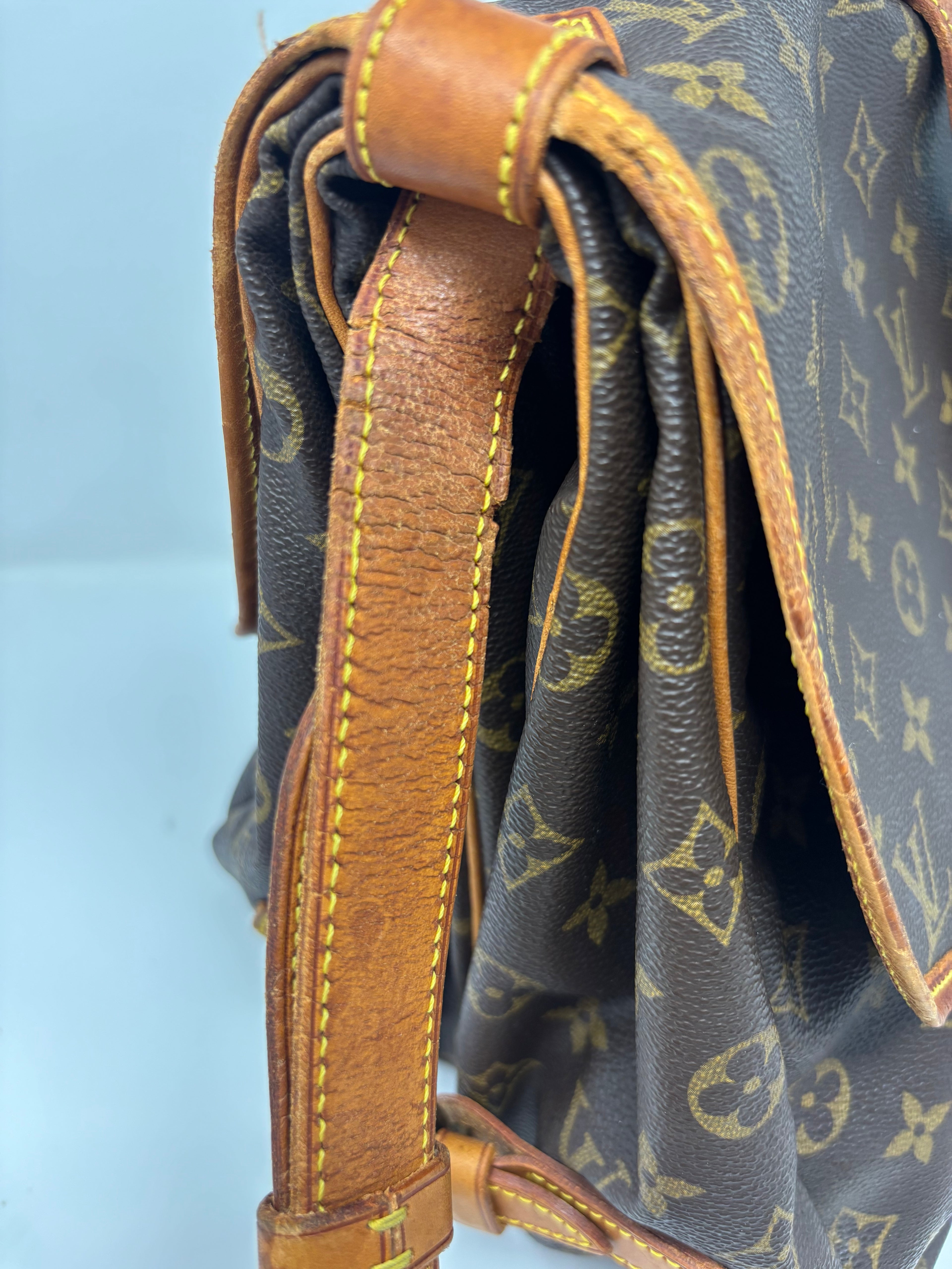 Louis Vuitton Saumur 35