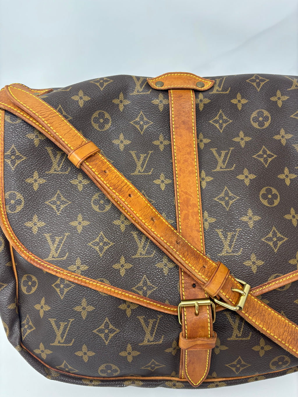Louis Vuitton Saumur 35